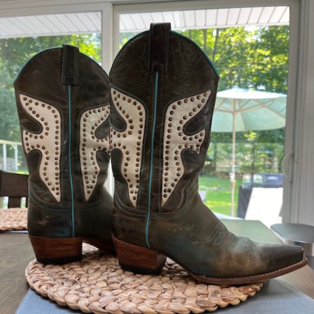 Vintage Frye cowgirl boots, distressed teal leather, size 7.5